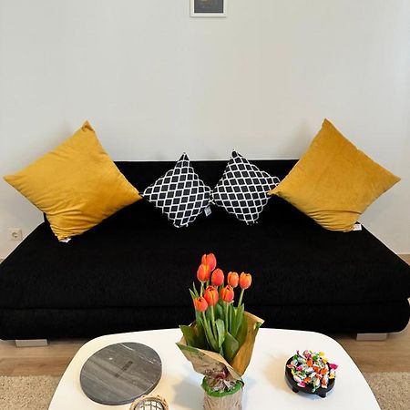 Cozy 8-Person Home In Vienna Located At Haberlgasse 82 N1 Buitenkant foto