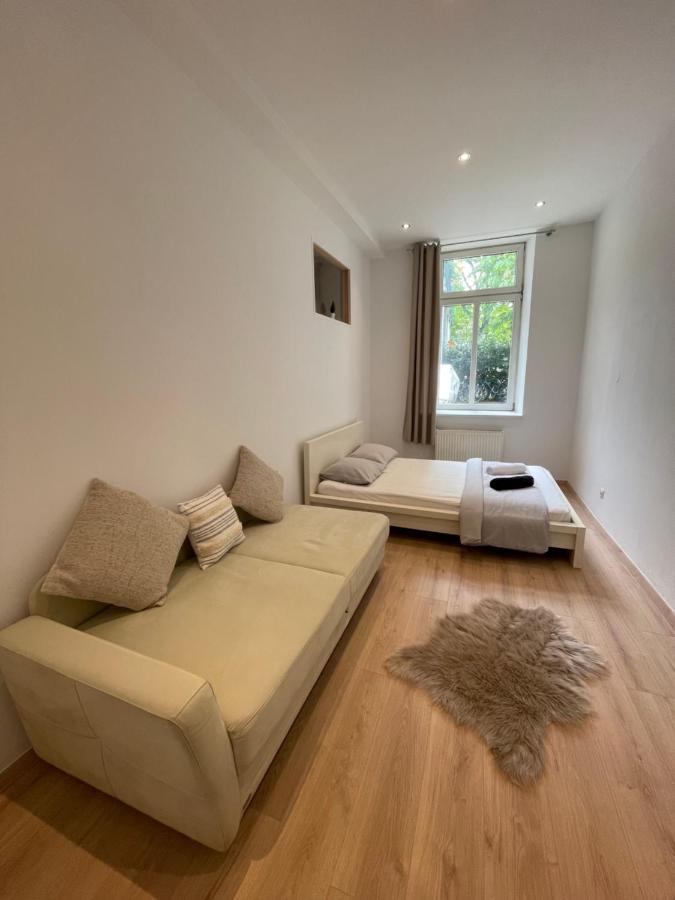 Cozy 8-Person Home In Vienna Located At Haberlgasse 82 N1 Buitenkant foto
