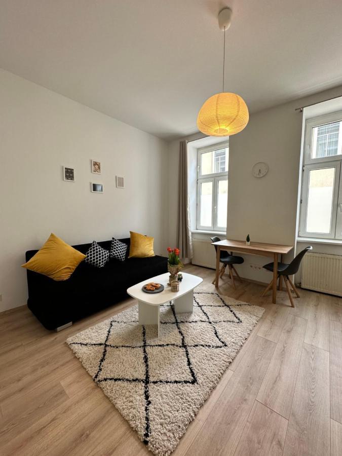 Cozy 8-Person Home In Vienna Located At Haberlgasse 82 N1 Buitenkant foto